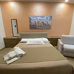 Mon 3*