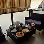 לינה וארוחת בוקר Mon לצ'ה